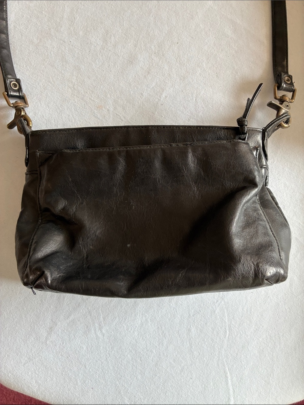 Classic Black Leather Shoulder Bag - Sleek Everyday Carry